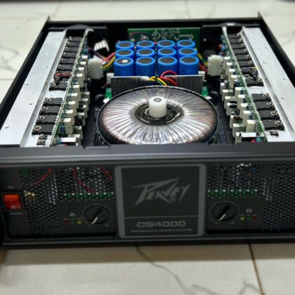 Advanced Peavey CS 4000 Professional Power Amplifier