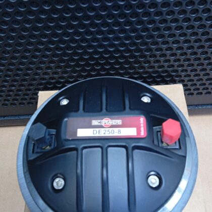 B&C Speakers DE250-8 1-Inch Throat High-Frequency Compression Driver (8 Ohm)